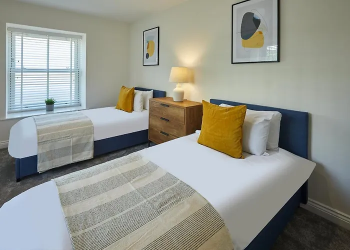 Host & - 1 The Mount * Whitby